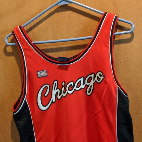 Autographed Chicago Bulls jersey (Ladies) - Picture 1 of 11